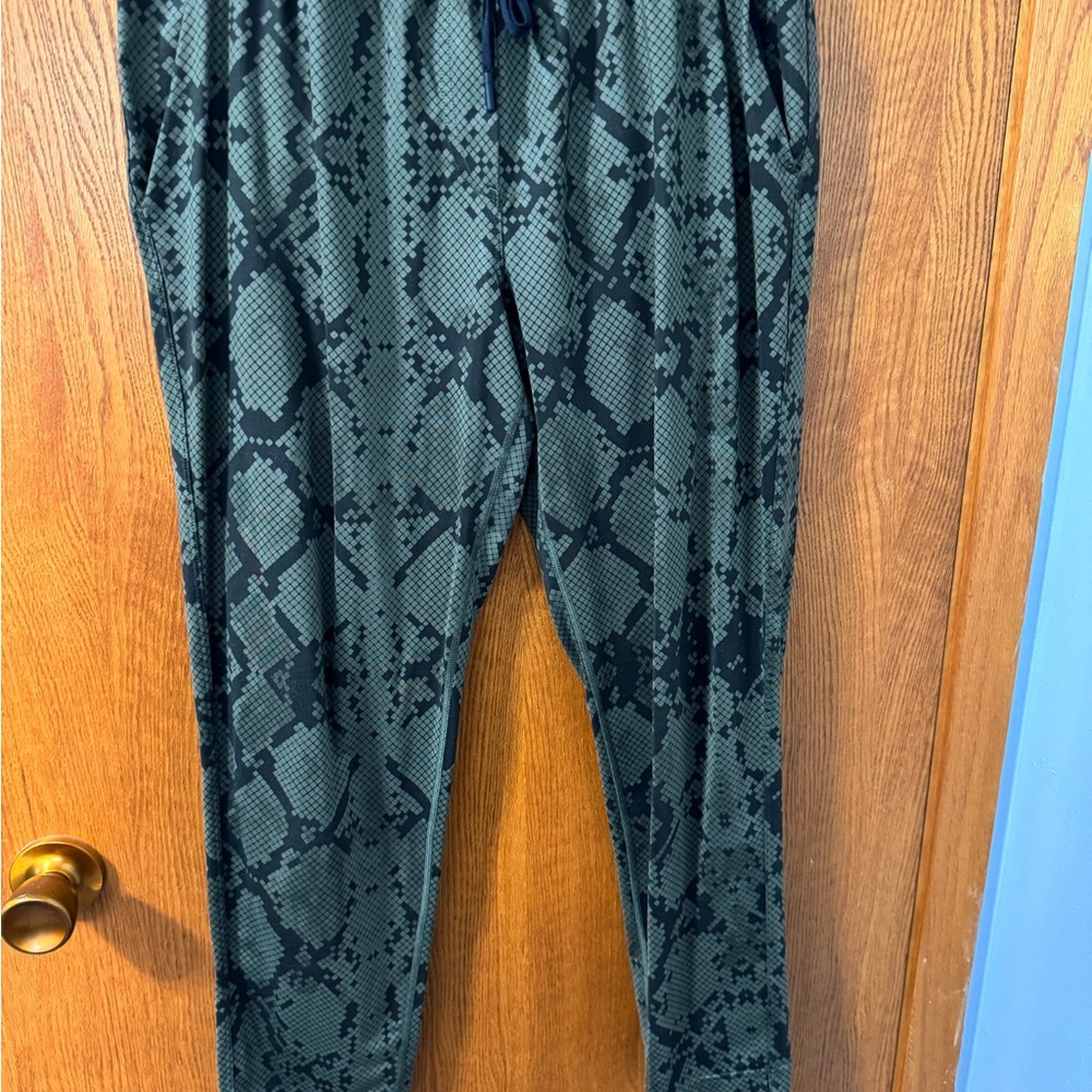 Lululemon Athletica Green Textured Pants